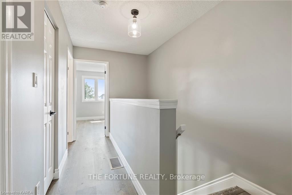 293 Grandtrunk Avenue E, Kingston, Ontario  K7M 9E2 - Photo 11 - X12980404