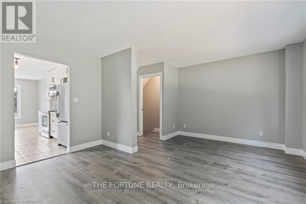 293 Grandtrunk Avenue E, Kingston, Ontario  K7M 9E2 - Photo 15 - X12980404