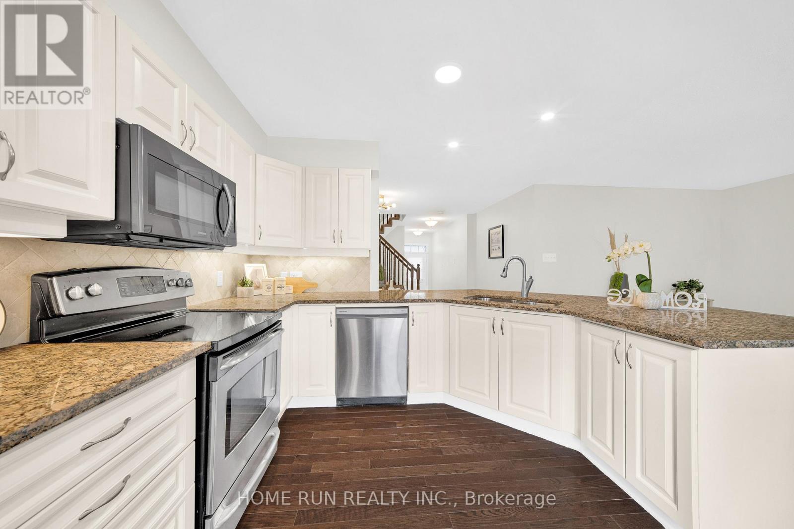 284 Par-La-Ville Circle, Ottawa, Ontario  K2S 0M4 - Photo 14 - X12988722