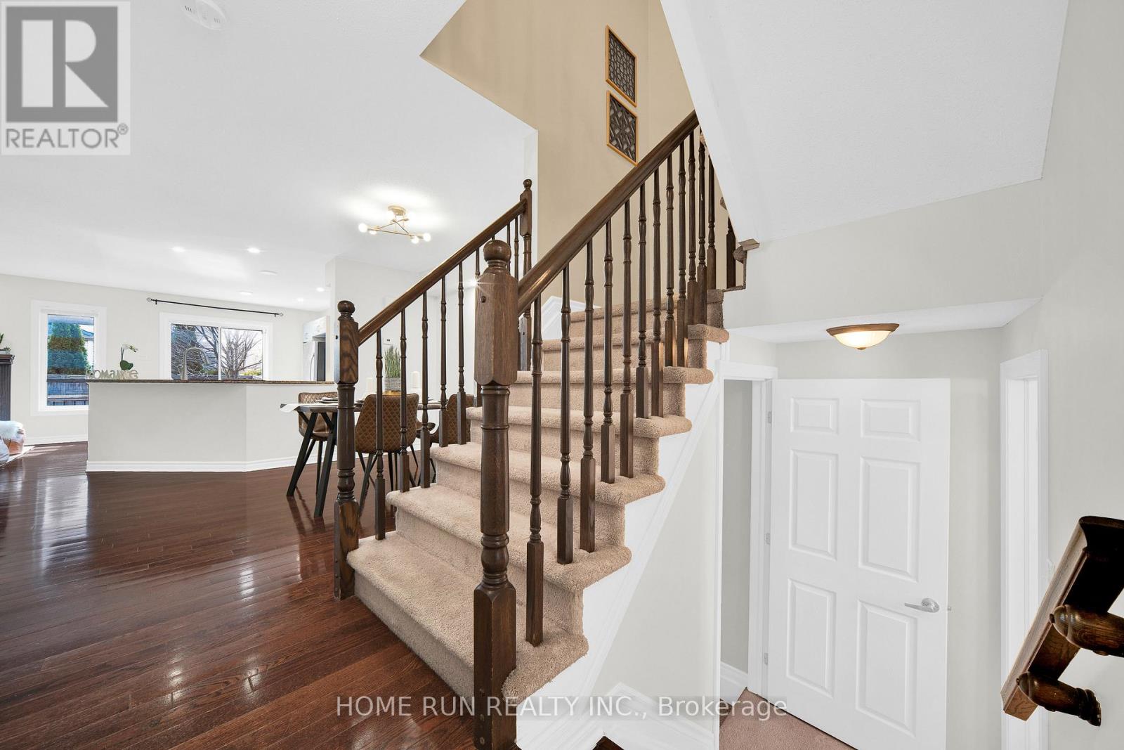 284 Par-La-Ville Circle, Ottawa, Ontario  K2S 0M4 - Photo 4 - X12988722