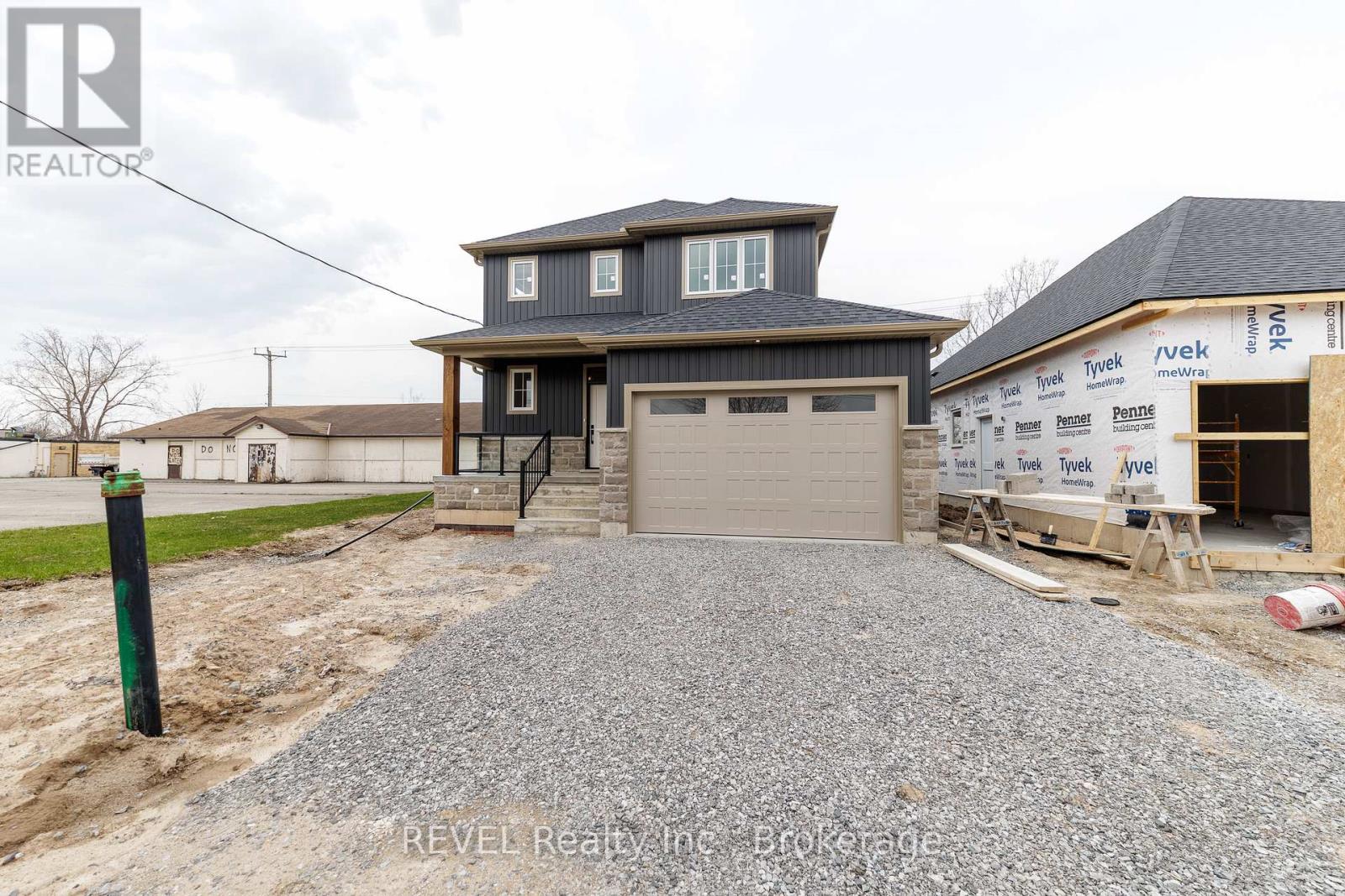 1129 Dipietro Street, Fort Erie, Ontario  L2A 4J4 - Photo 2 - X12988724