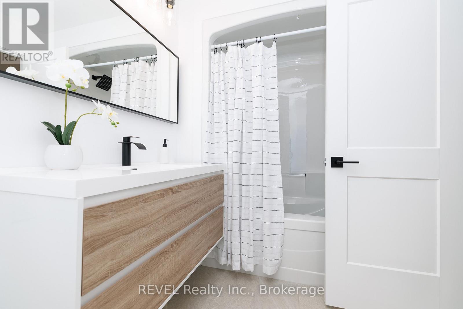 1129 Dipietro Street, Fort Erie, Ontario  L2A 4J4 - Photo 31 - X12988724