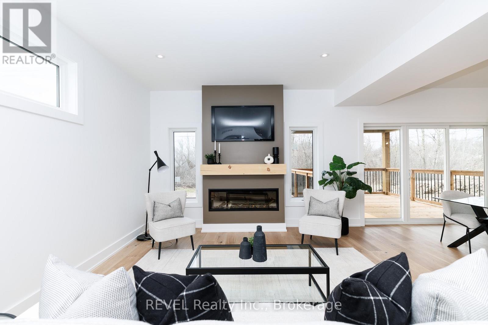 1129 Dipietro Street, Fort Erie, Ontario  L2A 4J4 - Photo 6 - X12988724