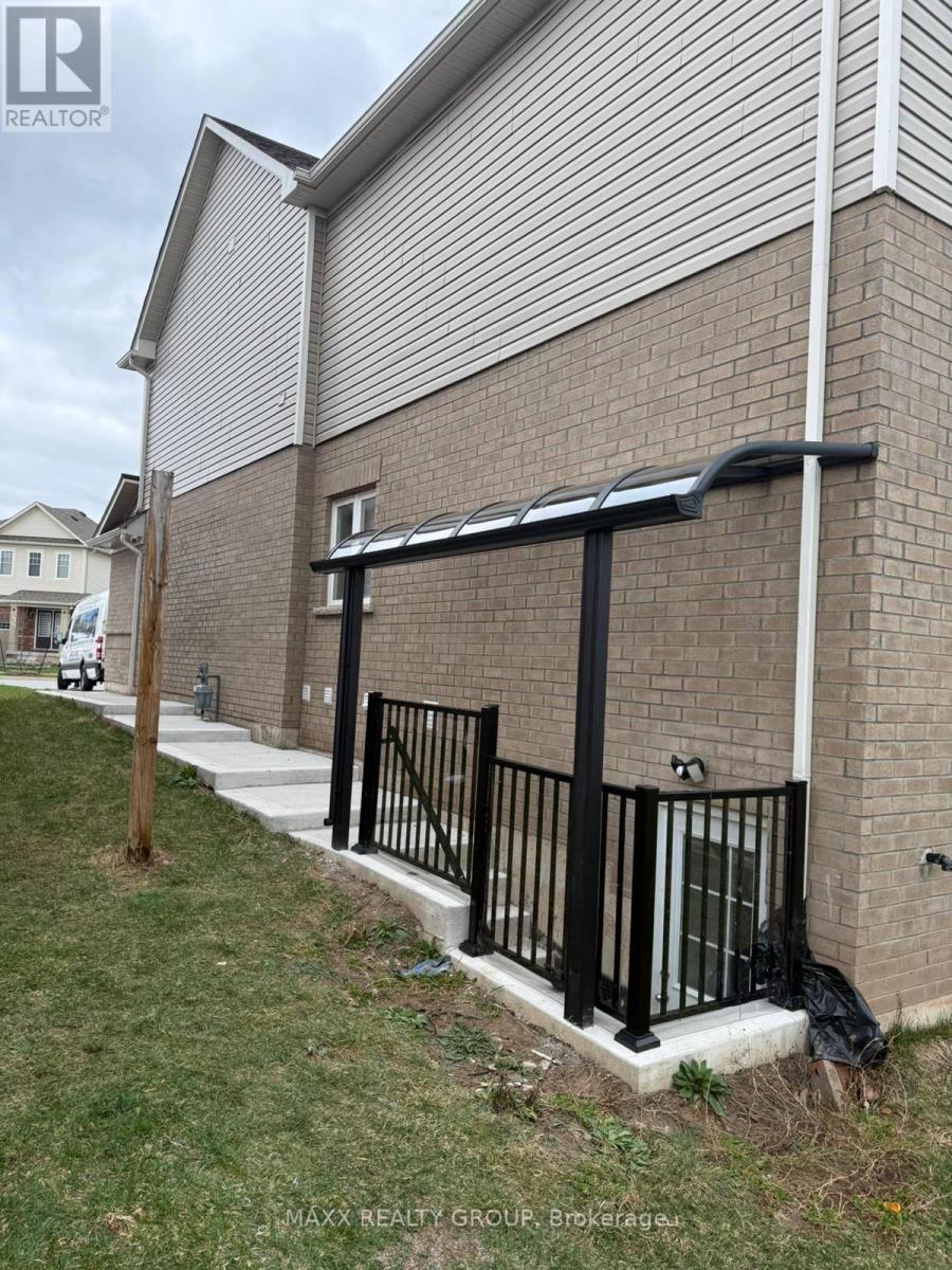 178 Cottonwood Crescent, Welland, Ontario  L3B 0J4 - Photo 10 - X12988714