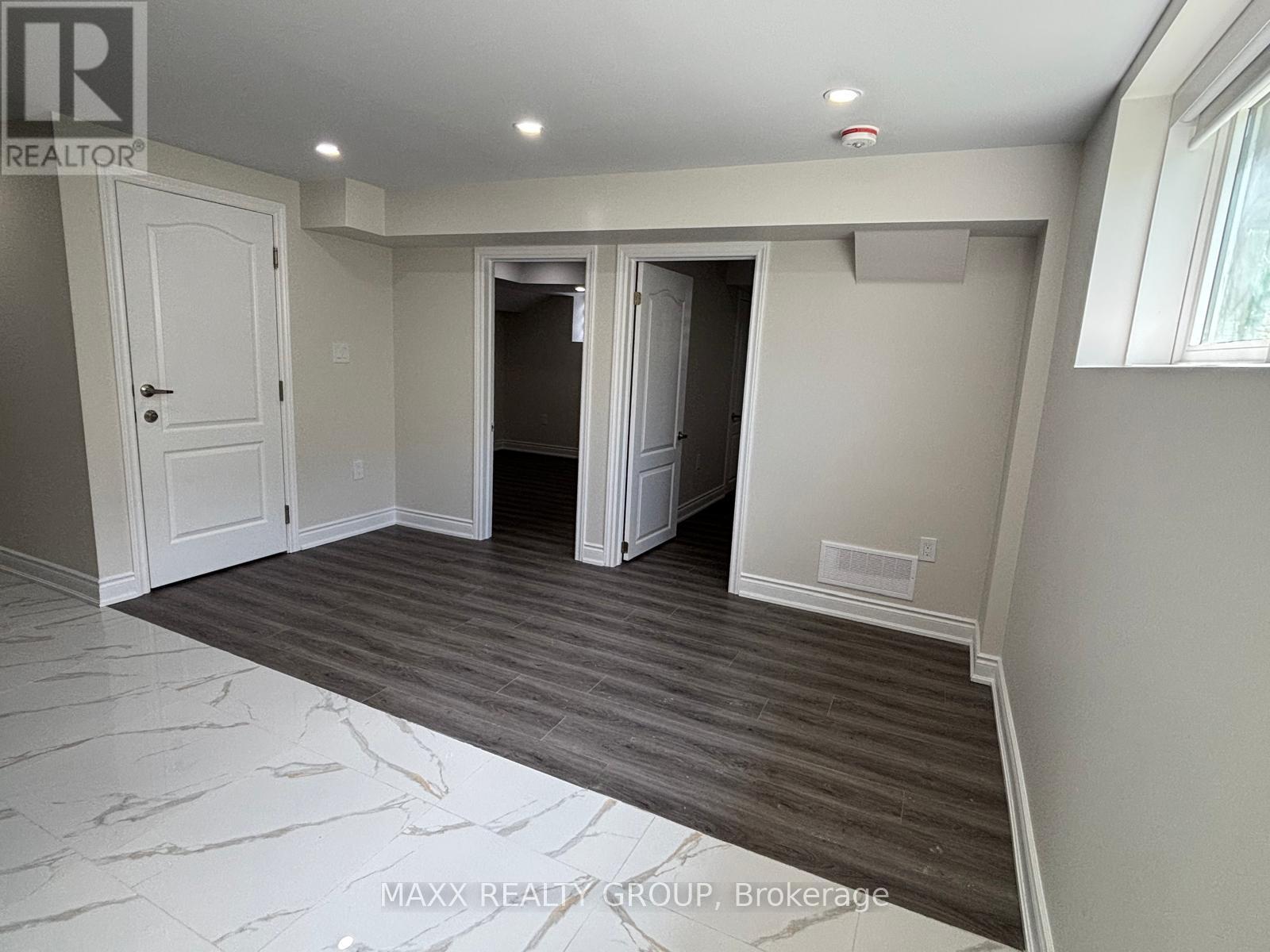 178 Cottonwood Crescent, Welland, Ontario  L3B 0J4 - Photo 3 - X12988714