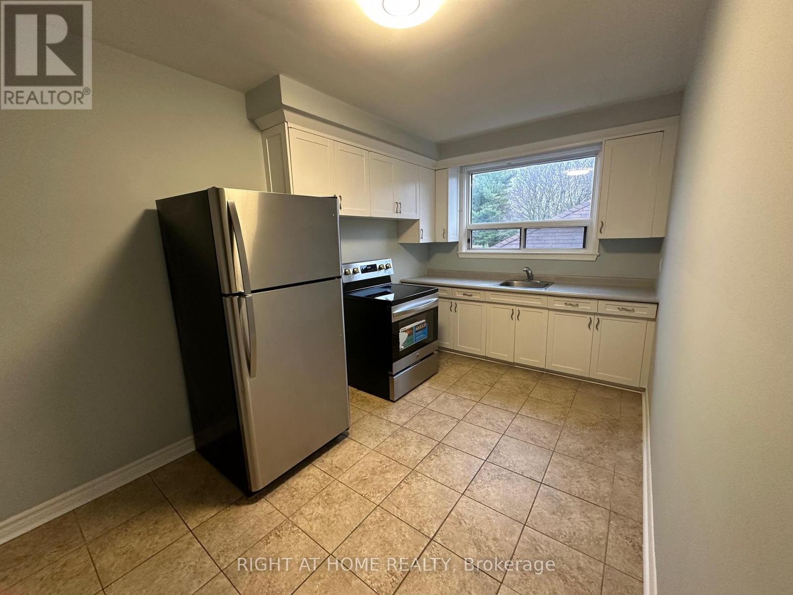 3 - 139 Royal York Road, Toronto, Ontario  M8V 2T9 - Photo 4 - W12790682