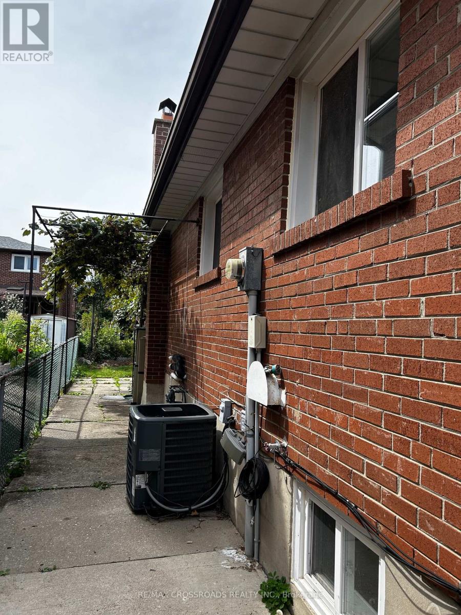 Lower Level - 62 Navaho Drive, Toronto, Ontario M2H 2X3 - Photo 22 - C12988732