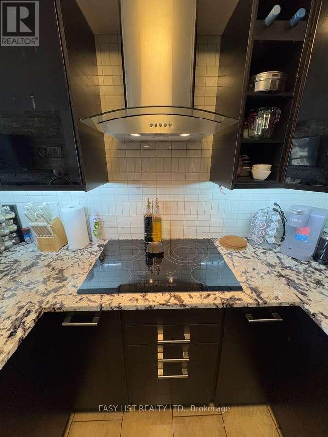 326 - 120 Dallimore Circle, Toronto, Ontario  M3C 4J1 - Photo 6 - C12988740