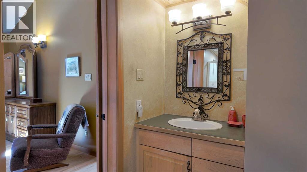 226 Lady Macdonald Drive, Canmore, Alberta  T1W 1H3 - Photo 33 - A2301104