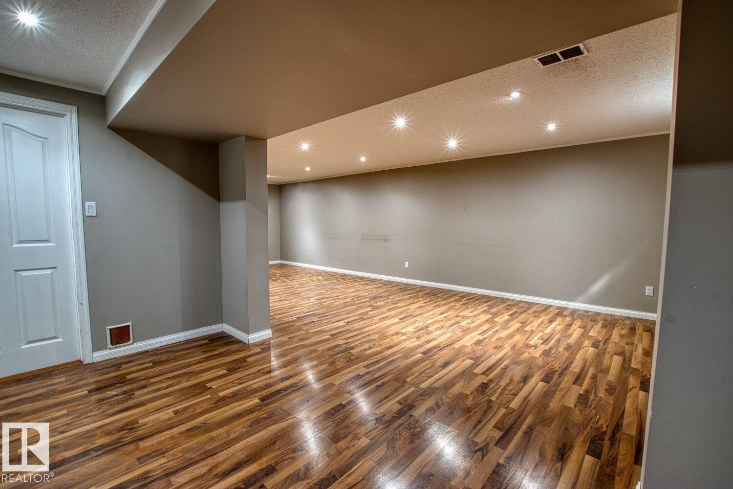 8916 148 St Nw, Edmonton, Alberta  T5R 1A1 - Photo 14 - E4481986