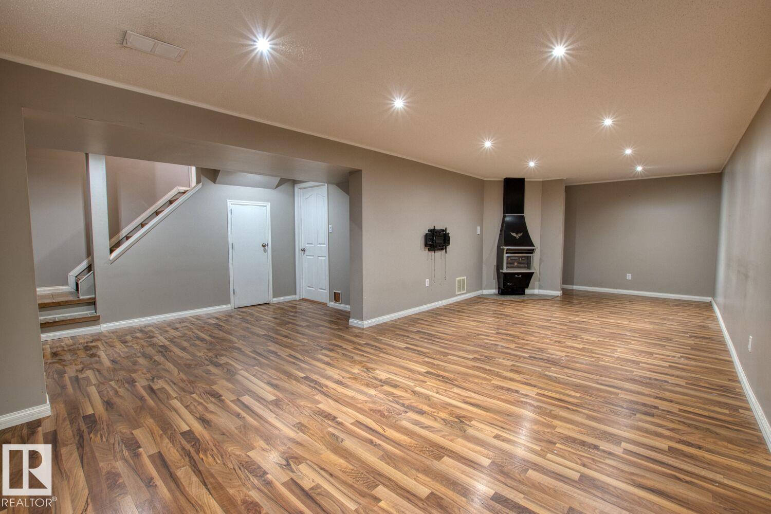 8916 148 St Nw, Edmonton, Alberta  T5R 1A1 - Photo 15 - E4481986