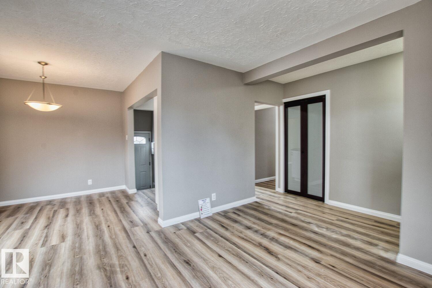 8916 148 St Nw, Edmonton, Alberta  T5R 1A1 - Photo 4 - E4481986