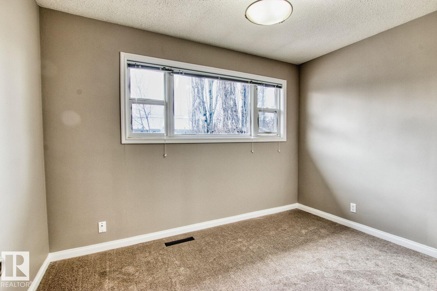 8916 148 St Nw, Edmonton, Alberta  T5R 1A1 - Photo 9 - E4481986