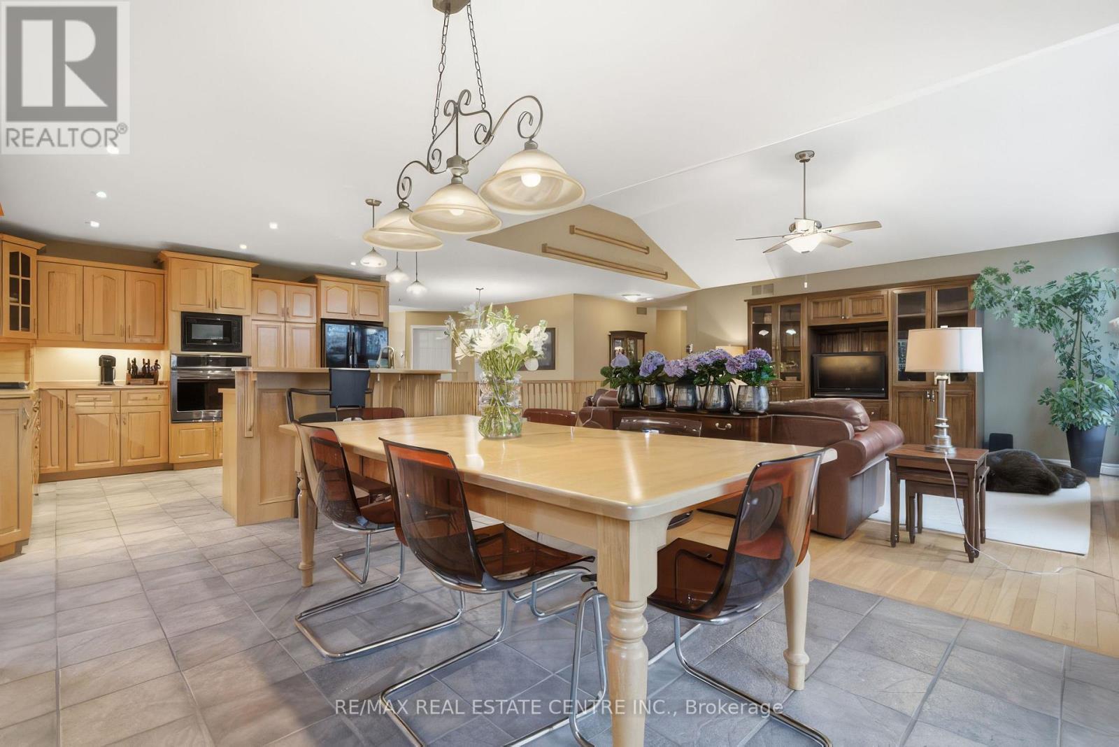 38 Rhine Meadow Road, Woolwich, Ontario  N0B 2M1 - Photo 15 - X12988746