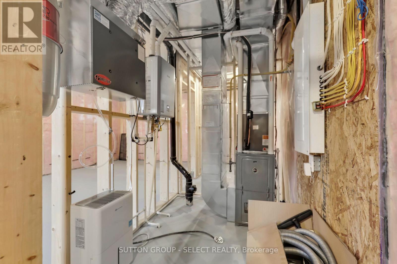 16 Purple Beech Street, Thames Centre, Ontario  N0M 2P0 - Photo 33 - X12826108