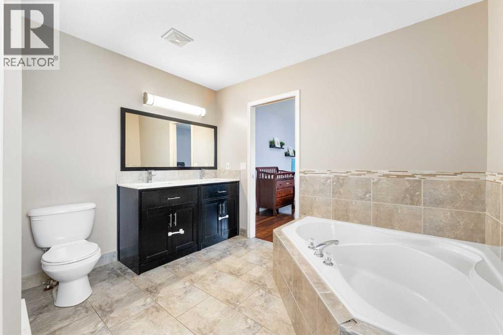 72 Panamount Heights Nw, Calgary, Alberta  T3K 5T2 - Photo 18 - A2289379
