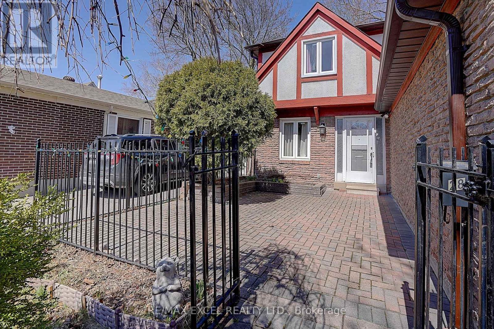 28 Holsworthy Crescent, Markham, Ontario  L3T 4C6 - Photo 3 - N12894080