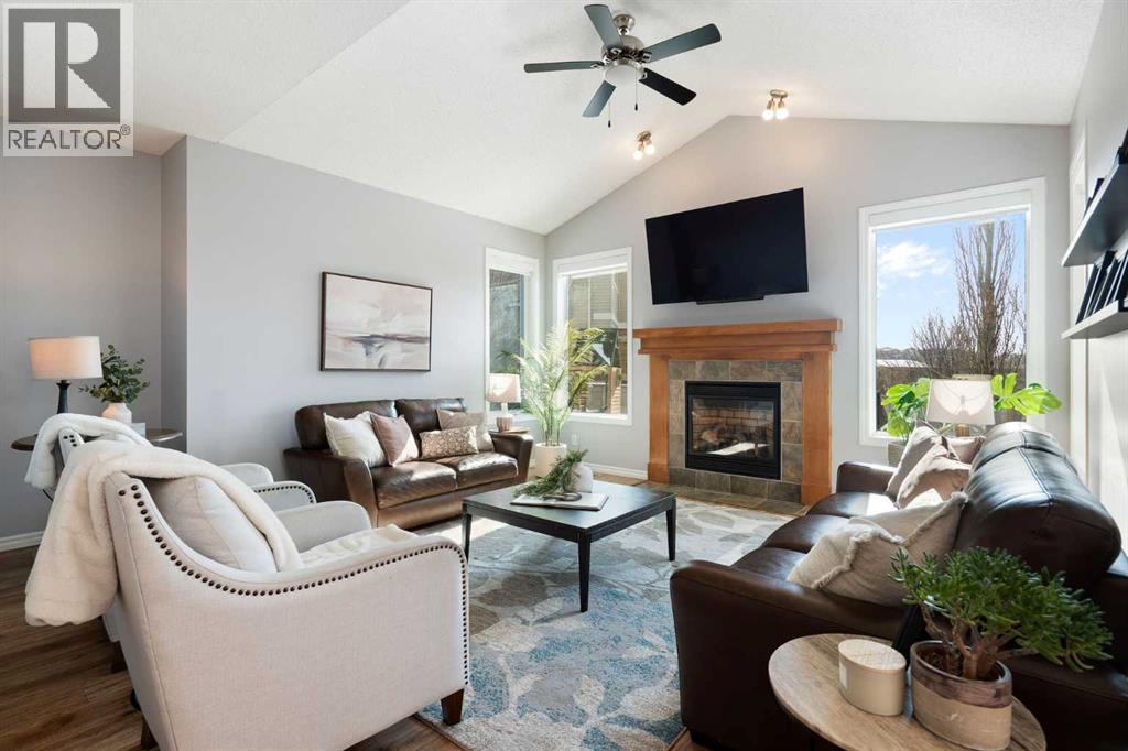 142 Coopers Bay Sw, Airdrie, Alberta  T4B 3K2 - Photo 16 - A2298253