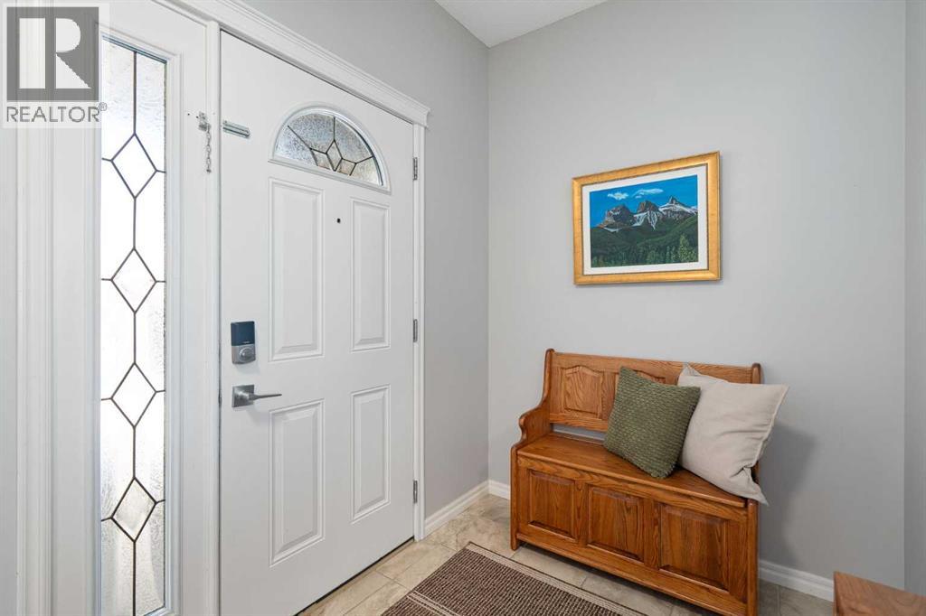 142 Coopers Bay Sw, Airdrie, Alberta  T4B 3K2 - Photo 2 - A2298253