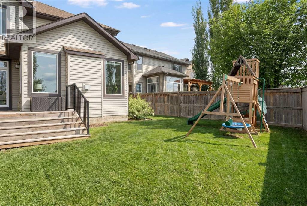 142 Coopers Bay Sw, Airdrie, Alberta  T4B 3K2 - Photo 38 - A2298253