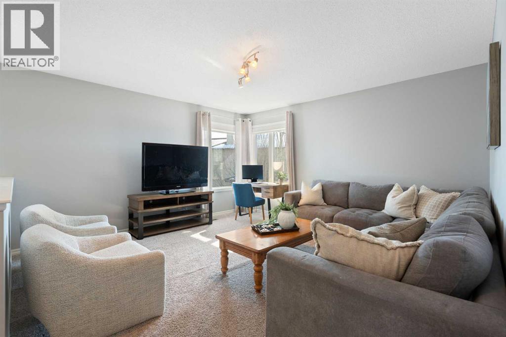 142 Coopers Bay Sw, Airdrie, Alberta  T4B 3K2 - Photo 20 - A2298253