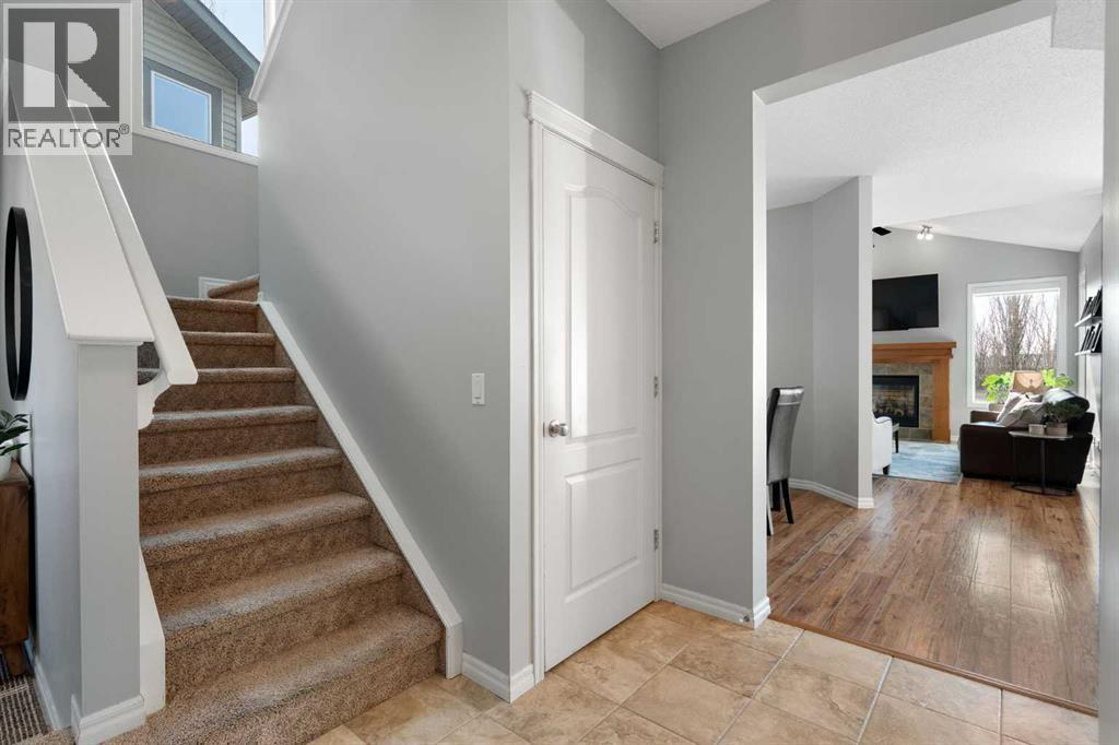 142 Coopers Bay Sw, Airdrie, Alberta  T4B 3K2 - Photo 19 - A2298253