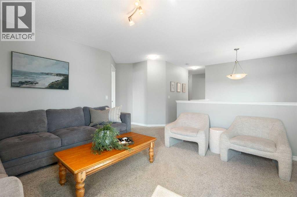 142 Coopers Bay Sw, Airdrie, Alberta  T4B 3K2 - Photo 21 - A2298253