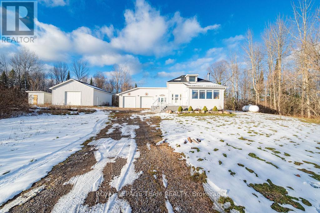 1150 Constant Lake Road, Bonnechere Valley, Ontario  K0J 1T0 - Photo 13 - X12988766