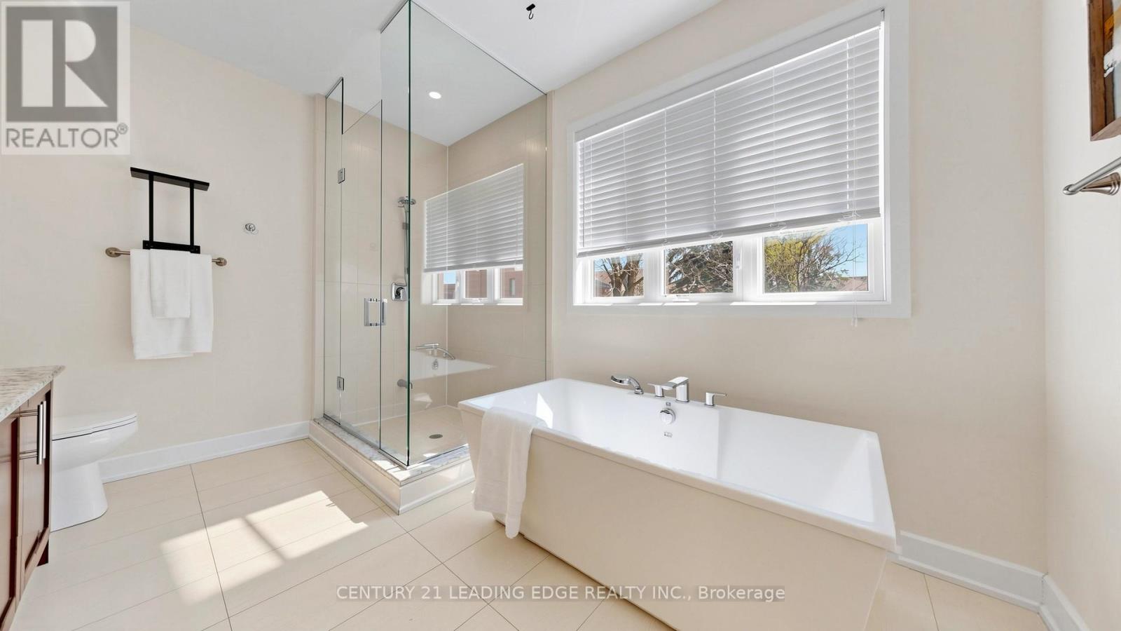 27 Poplar Drive, Richmond Hill, Ontario L4E 2Y4 - Photo 24 - N12977244