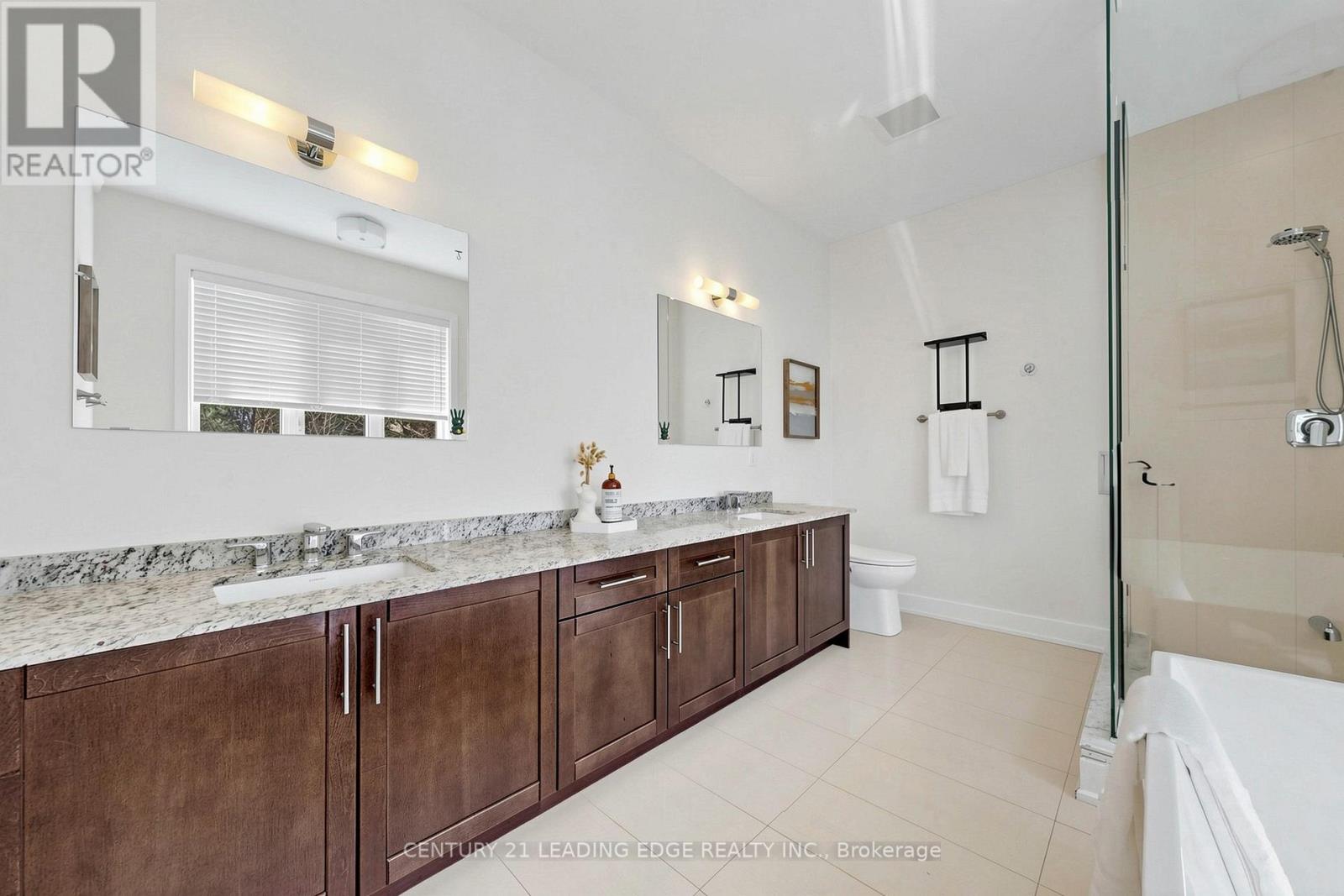 27 Poplar Drive, Richmond Hill, Ontario L4E 2Y4 - Photo 23 - N12977244