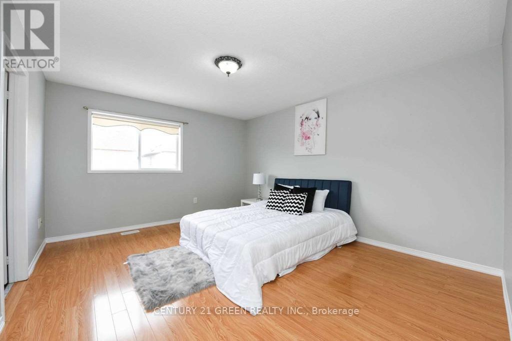 11 Penbridge Circle, Brampton, Ontario L7A 2P8 - Photo 16 - W12988762