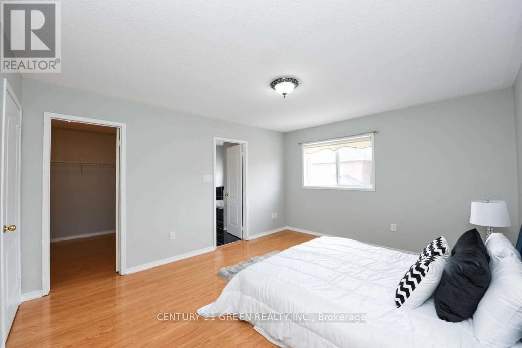 11 Penbridge Circle, Brampton, Ontario L7A 2P8 - Photo 17 - W12988762