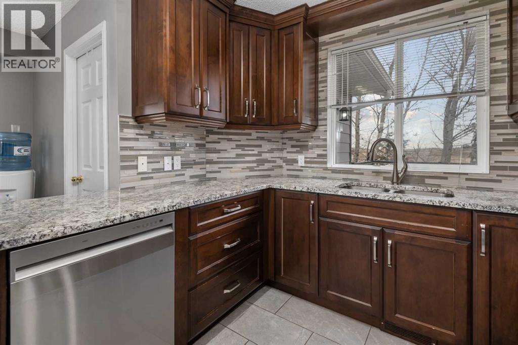 12048 Township Road 282, Rural Rocky View County, Alberta  T0M 0S0 - Photo 17 - A2299347