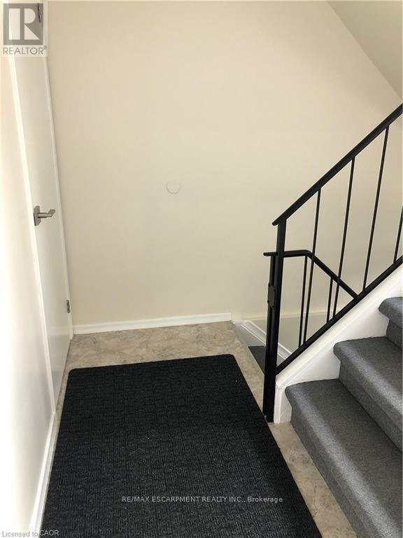 #upper - 29 Pontiac Street, Brantford, Ontario  N3S 2A6 - Photo 31 - X12988768