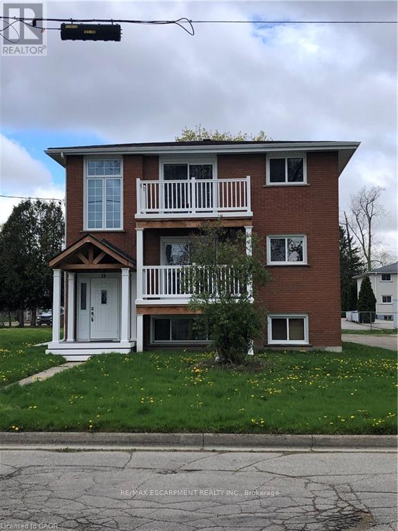 #upper - 29 Pontiac Street, Brantford, Ontario  N3S 2A6 - Photo 34 - X12988768