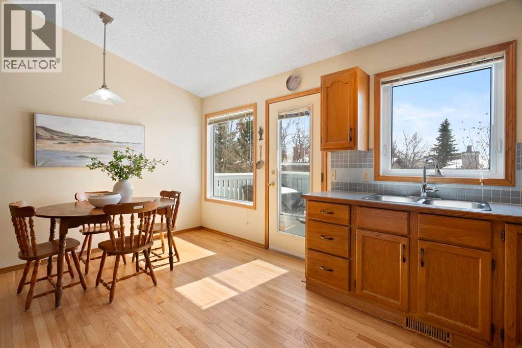 221 Scurfield Place Nw, Calgary, Alberta  T3L 1T3 - Photo 15 - A2299308