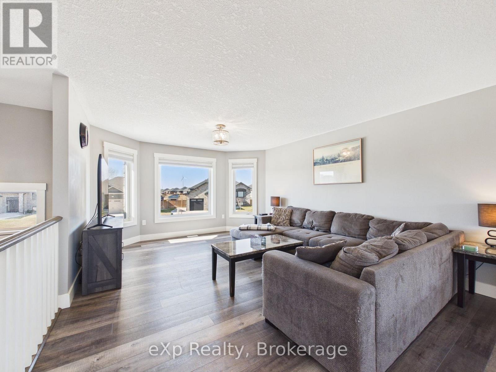 417 Buckby Lane, Saugeen Shores, Ontario  N0H 2C1 - Photo 12 - X12984806