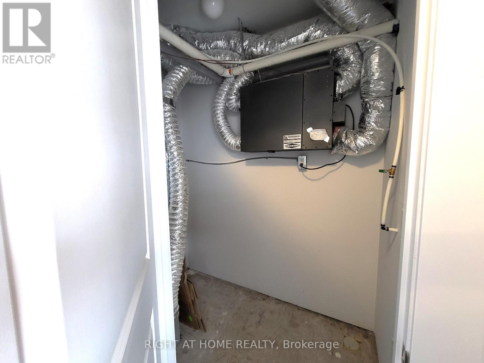 232 - 9580 Islington Avenue, Vaughan, Ontario  L4L 1A7 - Photo 9 - N12988788