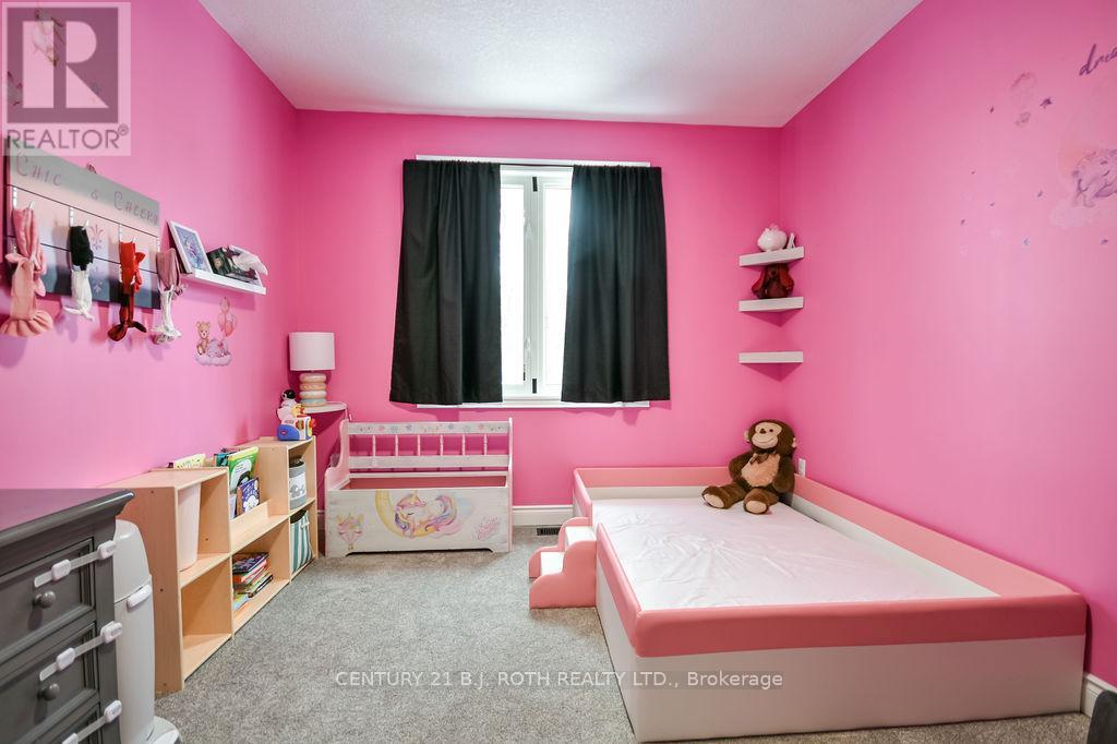 8 Merrington Avenue, Oro-Medonte, Ontario  L3V 6H2 - Photo 15 - S12988782