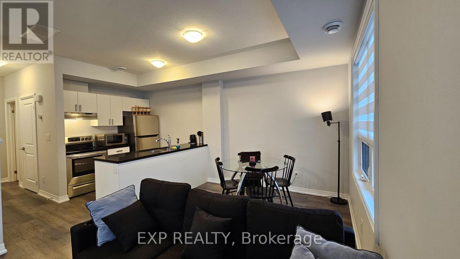 6705 Cropp Street, Niagara Falls, Ontario L2E 0C1 - Photo 2 - X12988786