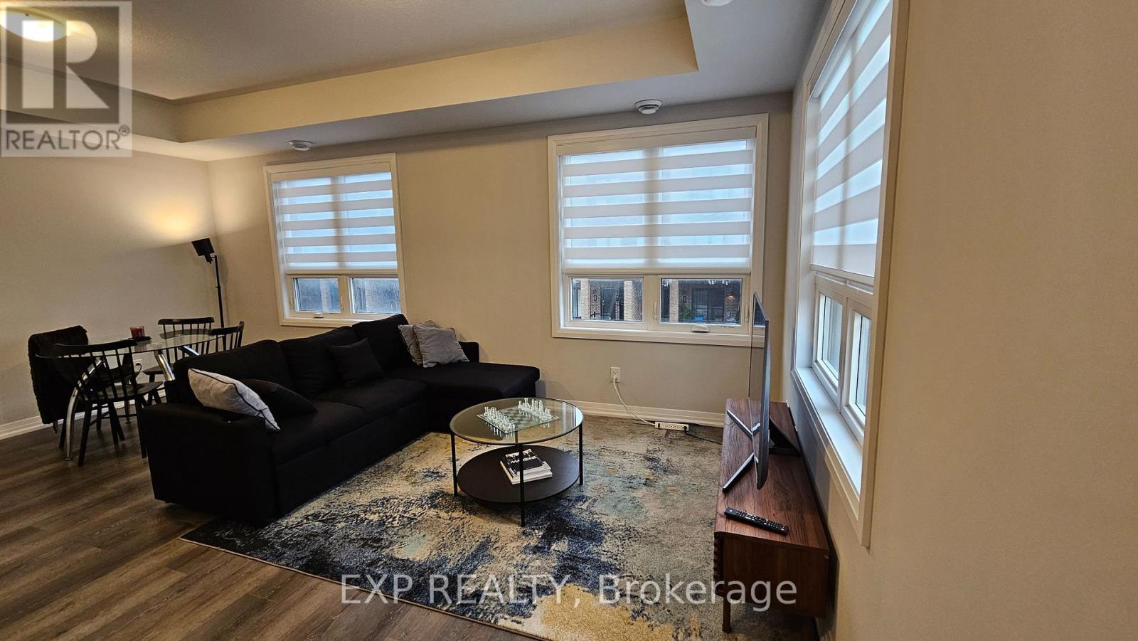 6705 Cropp Street, Niagara Falls, Ontario L2E 0C1 - Photo 3 - X12988786