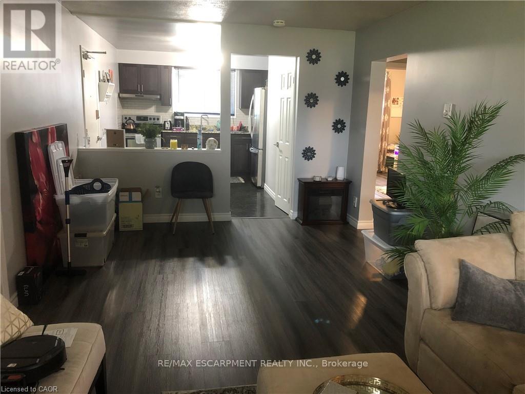 #lower - 29 Pontiac Street, Brantford, Ontario  N3S 2A6 - Photo 2 - X12988792