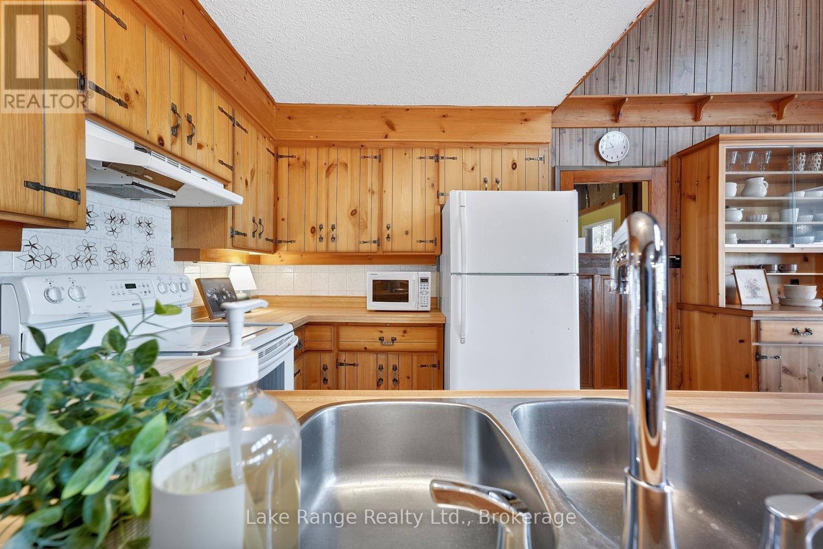 124 Bruce Beach Road, Huron-Kinloss, Ontario  N2Z 2X3 - Photo 23 - X12988684