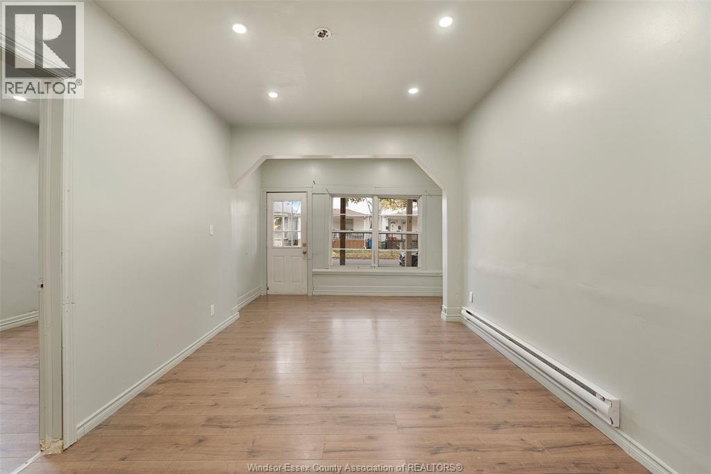 987 Lincoln, Windsor, Ontario  N8Y 2H3 - Photo 5 - 26007870