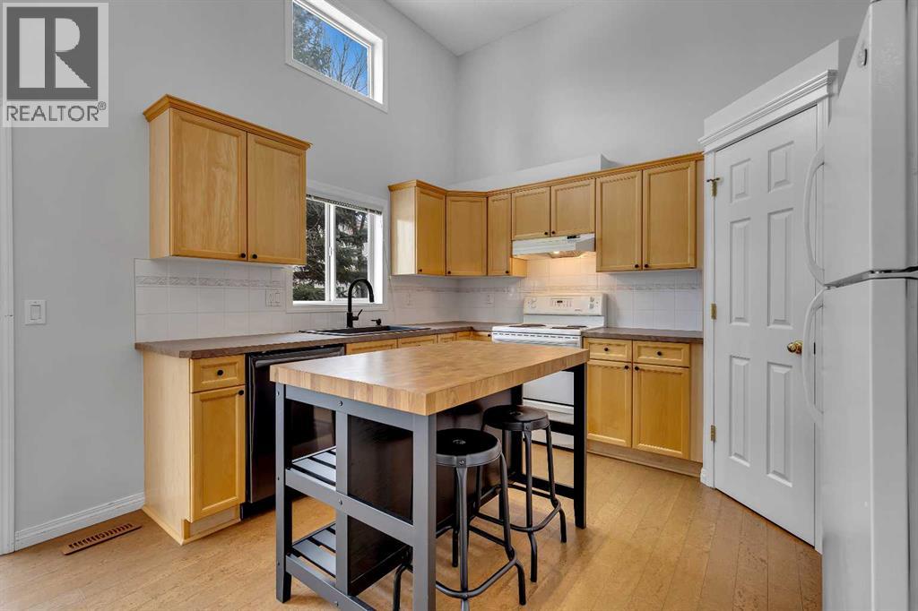 27 Country Hills Cove Nw, Calgary, Alberta  T3K 5G8 - Photo 4 - A2297949