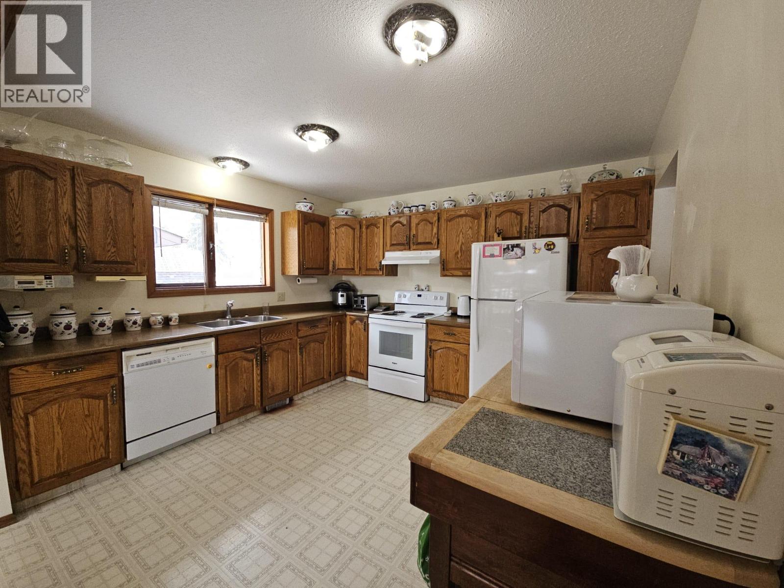 167 Sukunka Avenue, Tumbler Ridge, British Columbia  V0C 2W0 - Photo 3 - 10382523