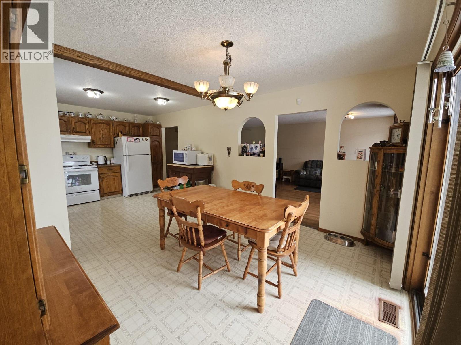 167 Sukunka Avenue, Tumbler Ridge, British Columbia  V0C 2W0 - Photo 10 - 10382523