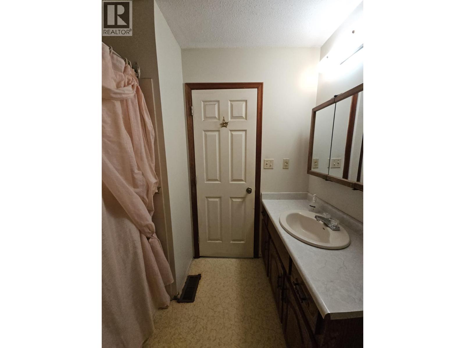 167 Sukunka Avenue, Tumbler Ridge, British Columbia  V0C 2W0 - Photo 31 - 10382523