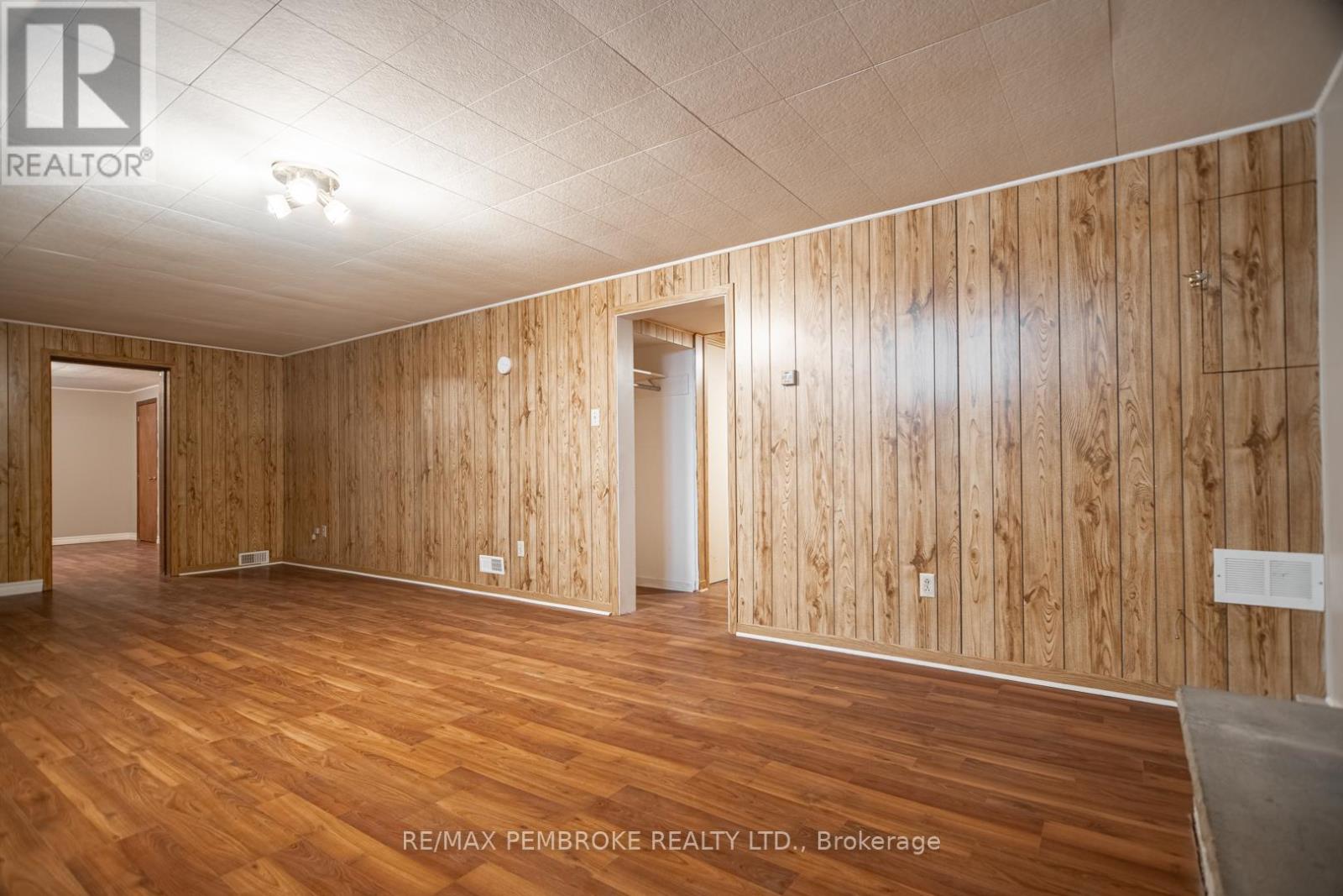 395 Chamberlain Street, Pembroke, Ontario  K8A 2N3 - Photo 23 - X12988804