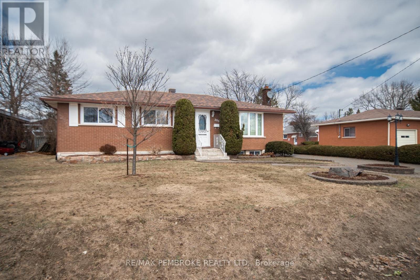 395 Chamberlain Street, Pembroke, Ontario  K8A 2N3 - Photo 34 - X12988804